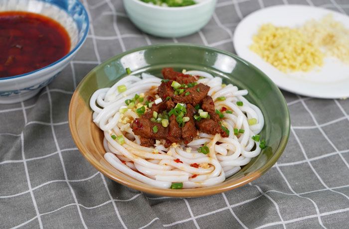镜铁区肉臊子粉培训